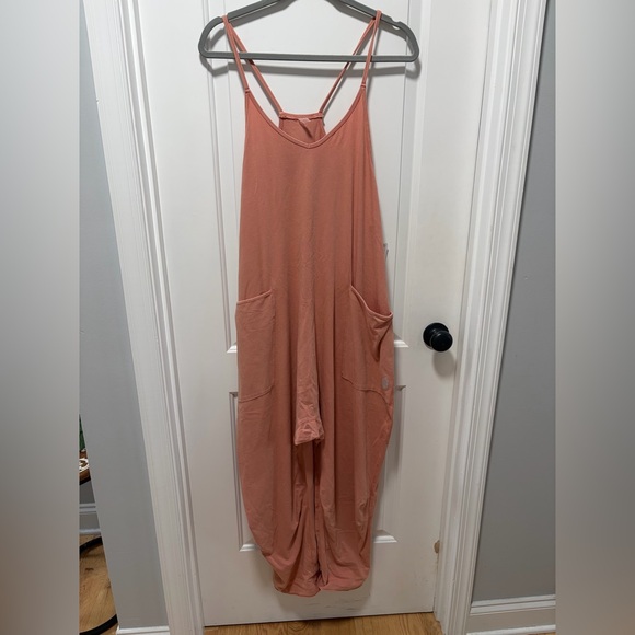 FP Movement Hot Shot Onesie NWT size Small in Petal Pink One Piece Jumpsuit - Picture 3 of 11